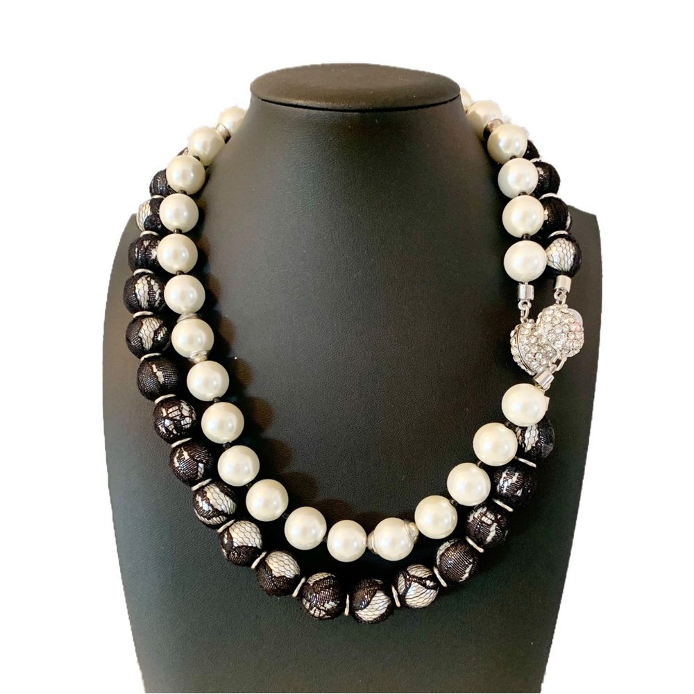 White House Black Market Necklace Set 18” NWOT